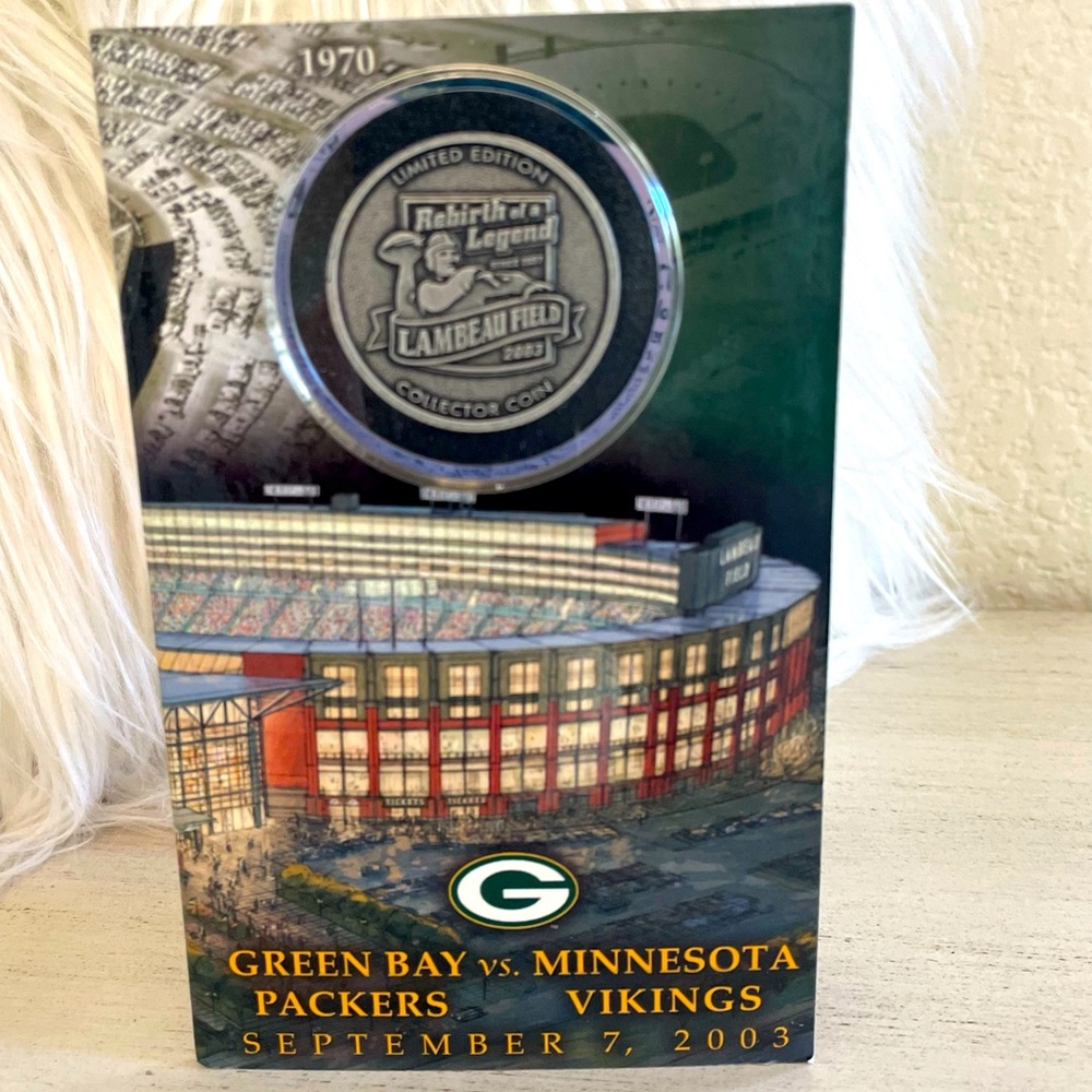 LAMBEAU FIELD GREEN BAY PACKERS INAUGURAL GAME COIN AND CARD